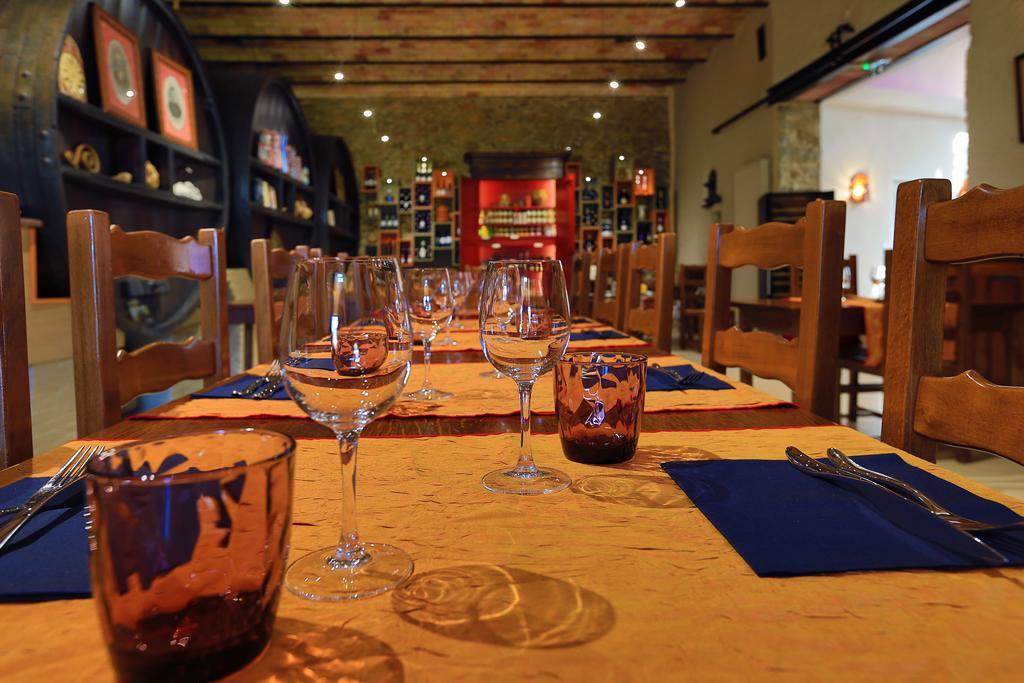 Logis Auberge Restaurant Du Vigneron Cucugnan Exteriér fotografie